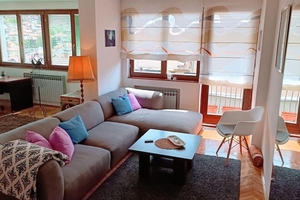 Spacious Condo Near Bascarsija - Free Parking サラエヴォ エクステリア 写真